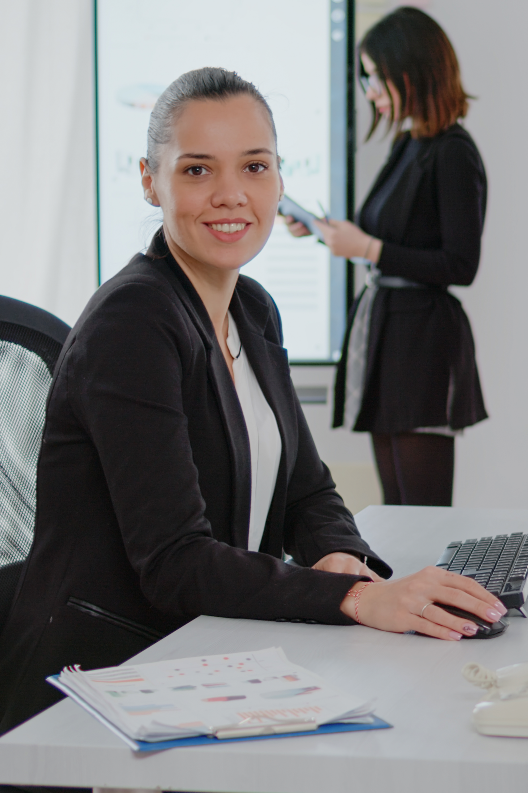 CONSULTORES Y ESPECIALISTAS